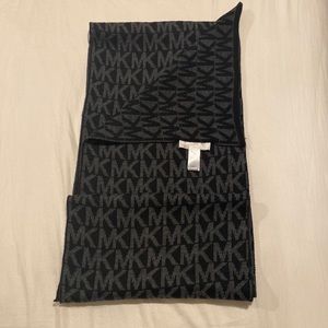 NWOT MK Michael Kors Scarf
